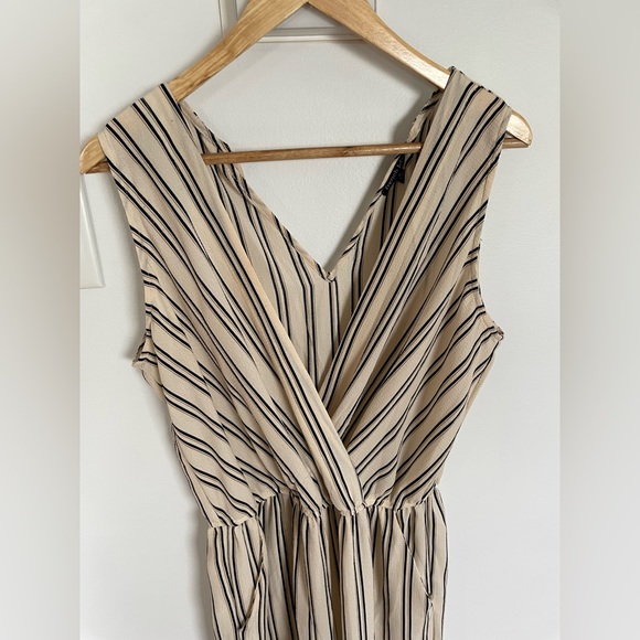 Perfect summer jumpsuit. Size medium. - Picture 4 of 6